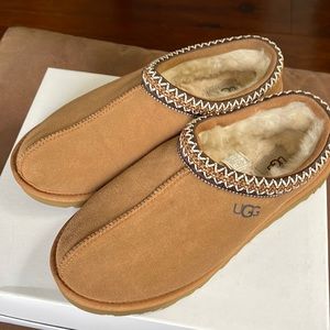 Mens Tasman UGG Slippers in Chestnut colour